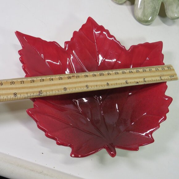 Ceramic (2) Leaf Plates - Picture 5 of 10